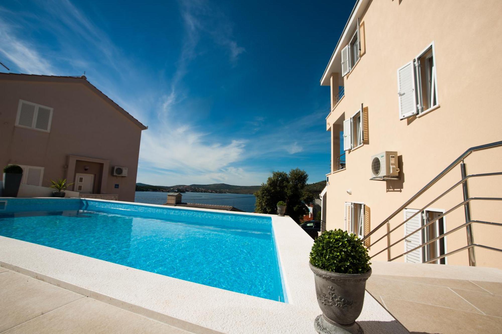 Apartments Villa Laguna With Pool Razanj Room photo