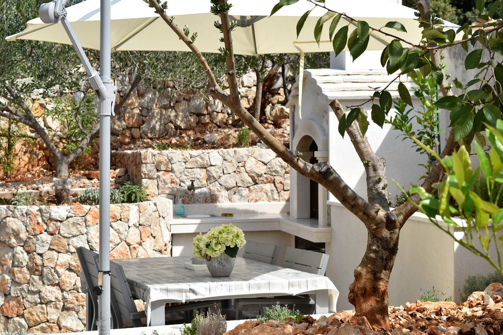 Apartments Villa Laguna With Pool Razanj Exterior photo